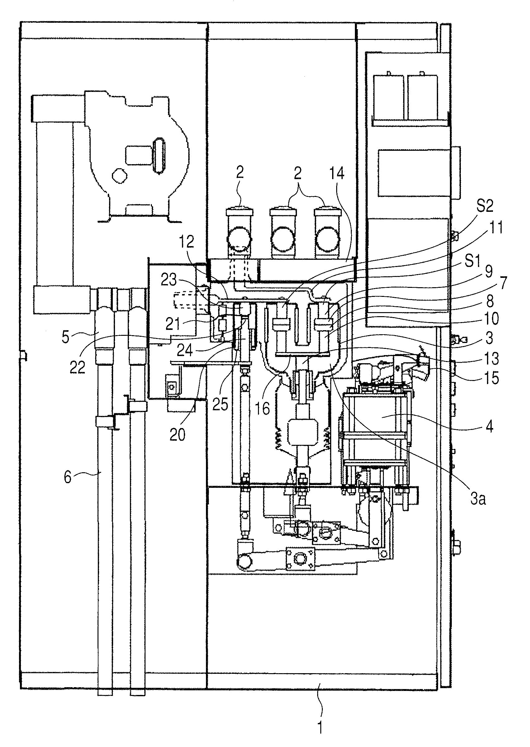 Vacuum insulated switch-gear and its height adjusting method