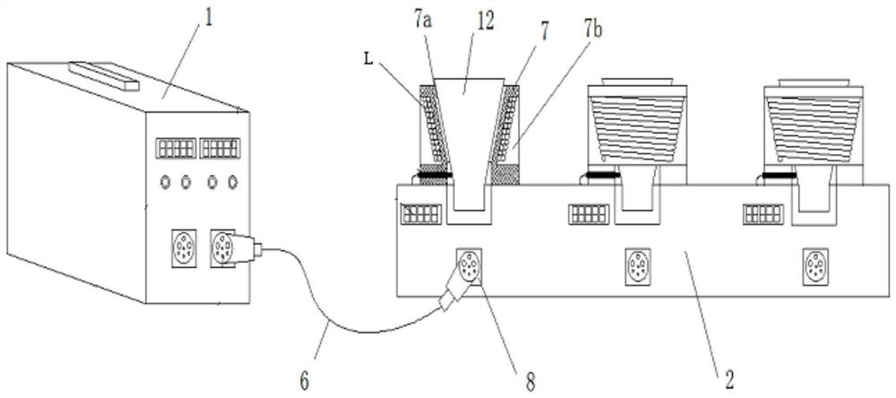 Device and method for preheating plastic extrusion molding die