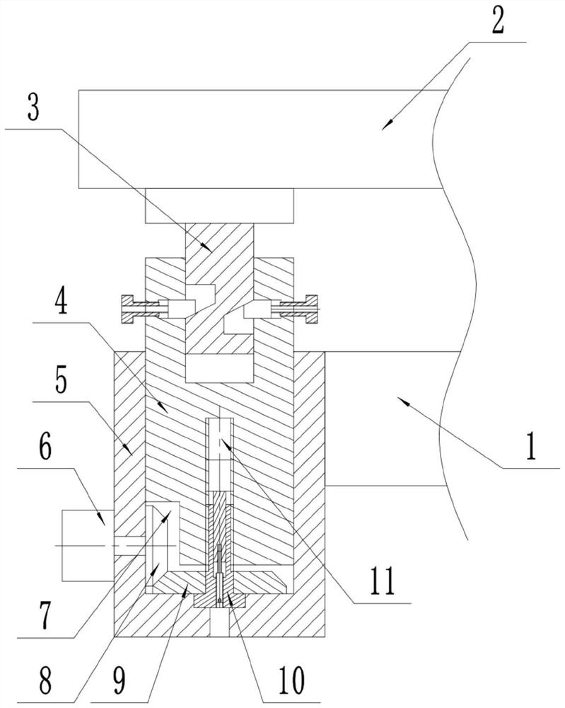 Machining device capable of accurately adjusting gap