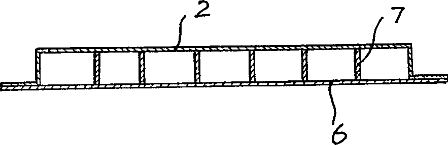 Cake box base tray, its producing method and device