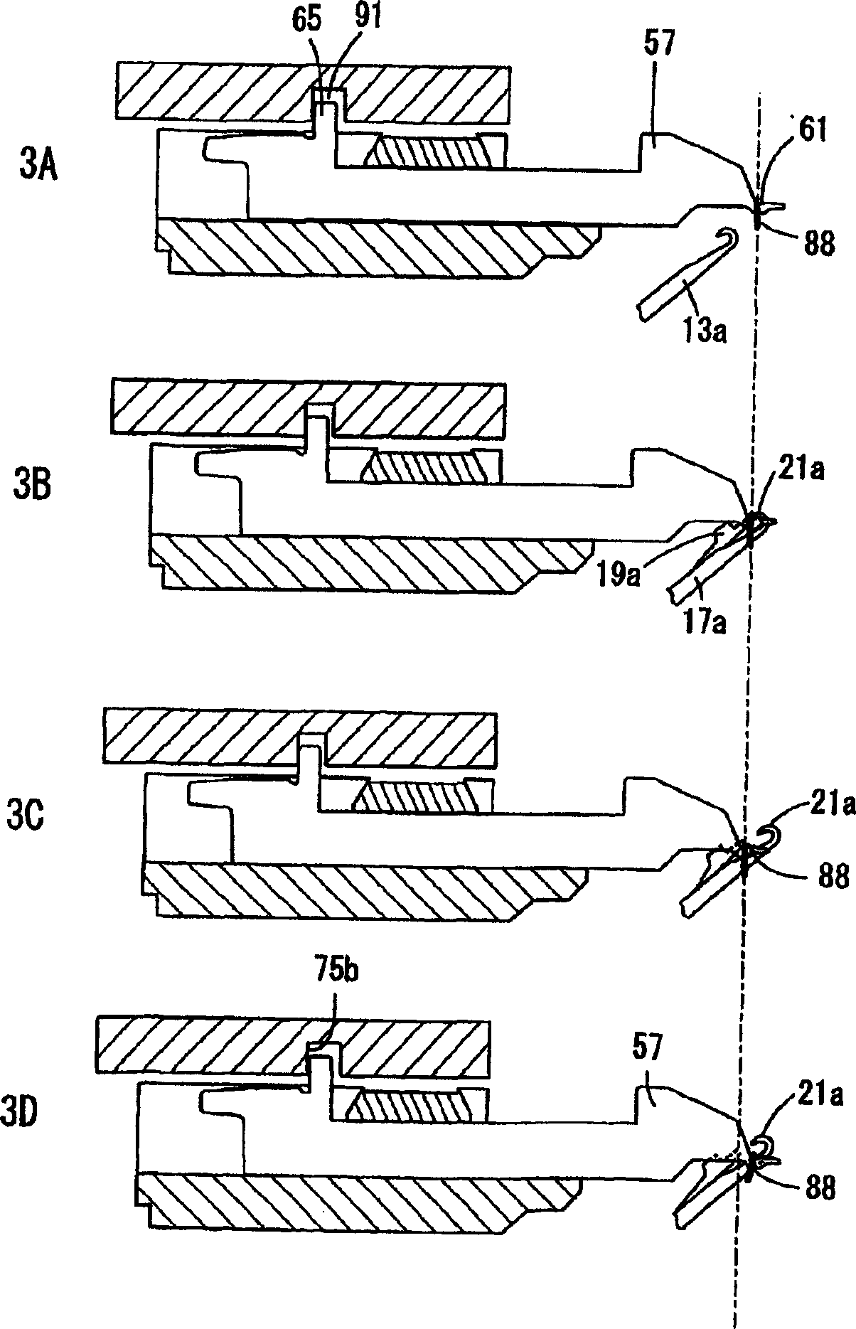 Weft knitting machine with transfer mechanism and transferring method