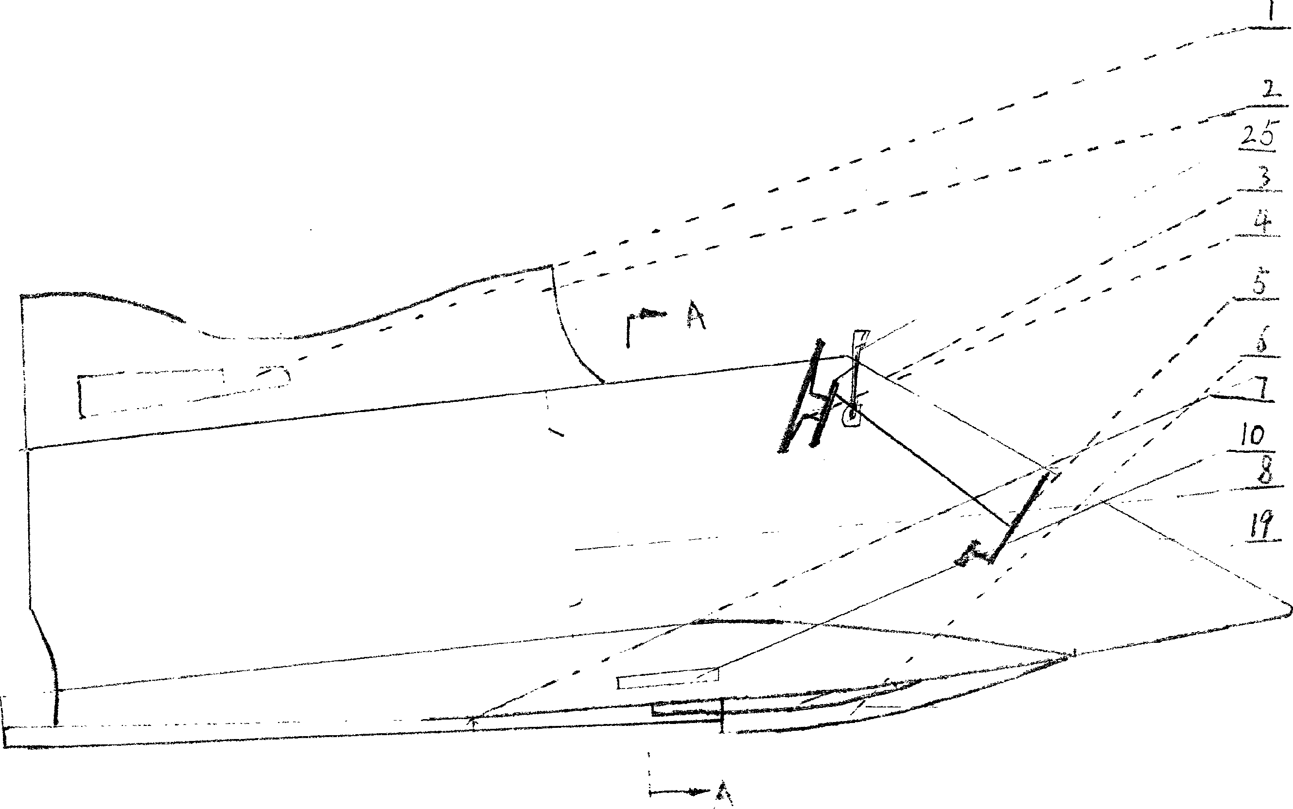 A sitting type super short half-floating sliding board type motorboat