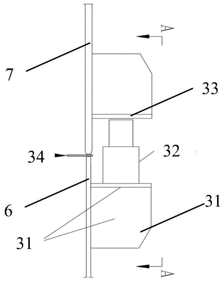Auxiliary device suitable for accurate hoisting and butt joint of large-diameter thin-wall cylindrical structure