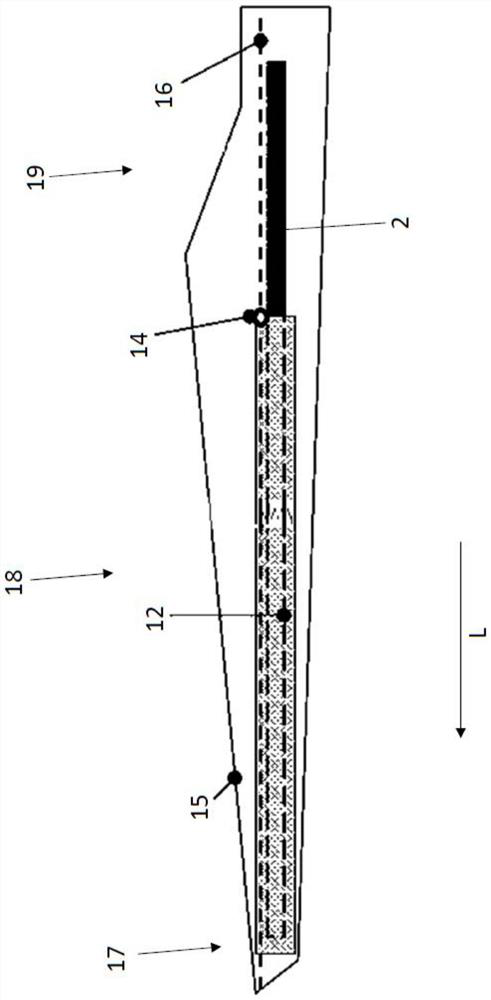 Rotor blade of a wind turbine, comprising an insulator layer and a protective layer