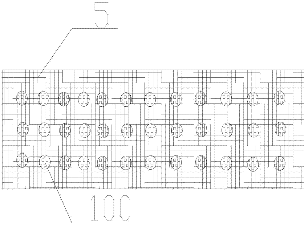 Vacuum insulation panel of phase change material and glass fiber composite core material and preparation method thereof