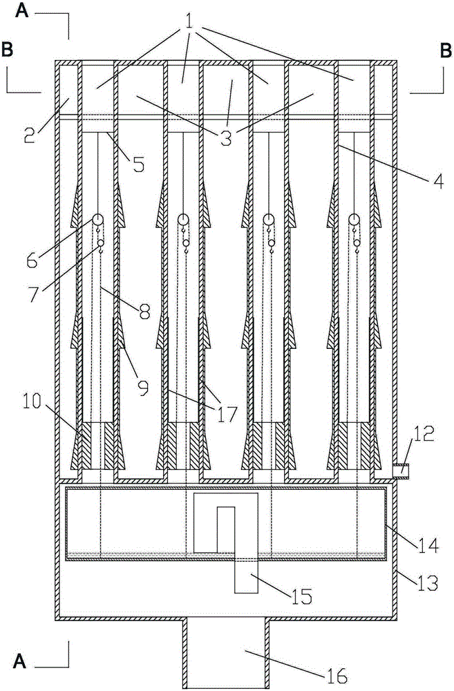 Plate condenser with automatic liquid removal function