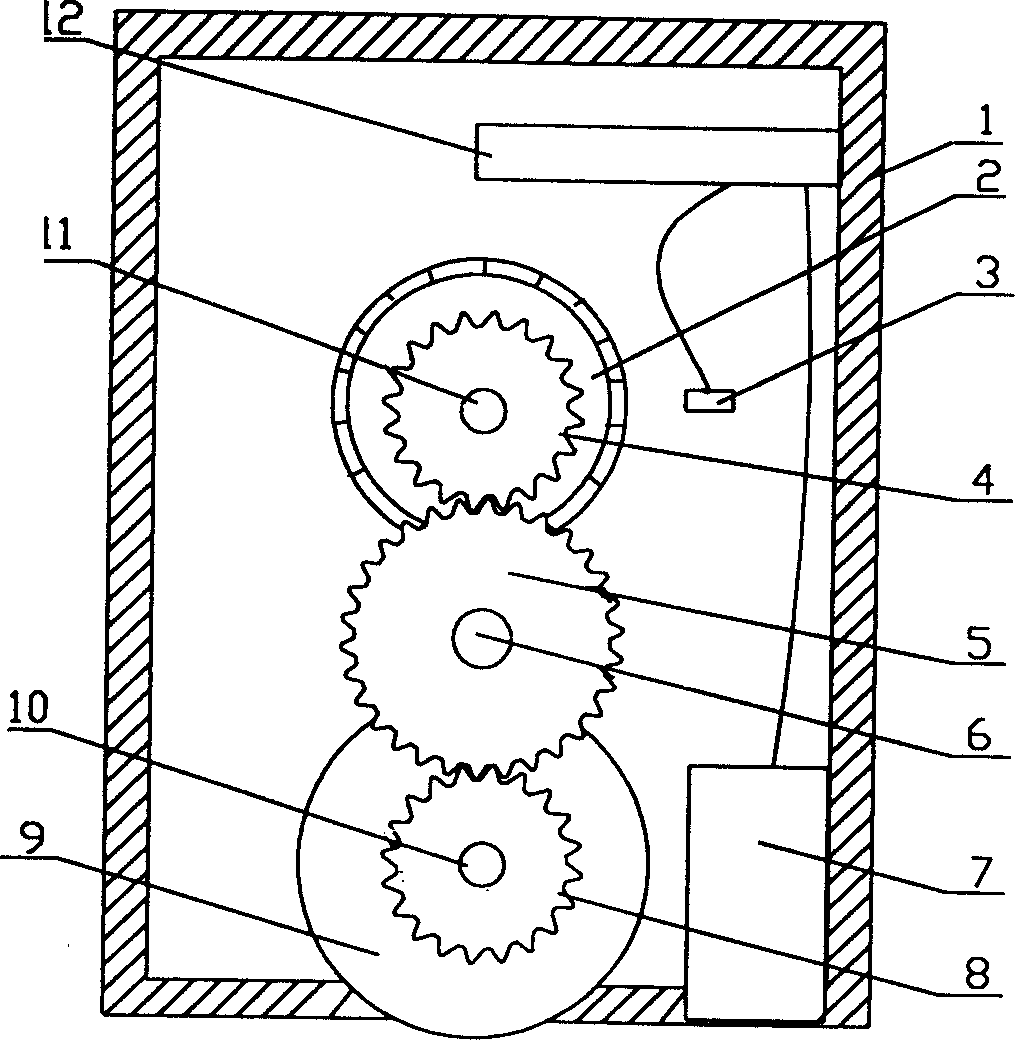 Ultrasonic detecting device and its detecting method