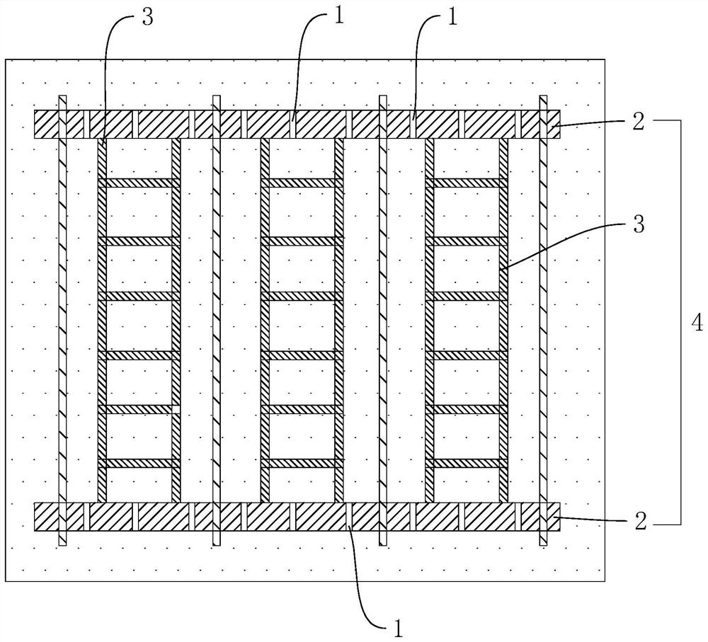 Mass concrete block, pouring construction method and dam obtained through pouring