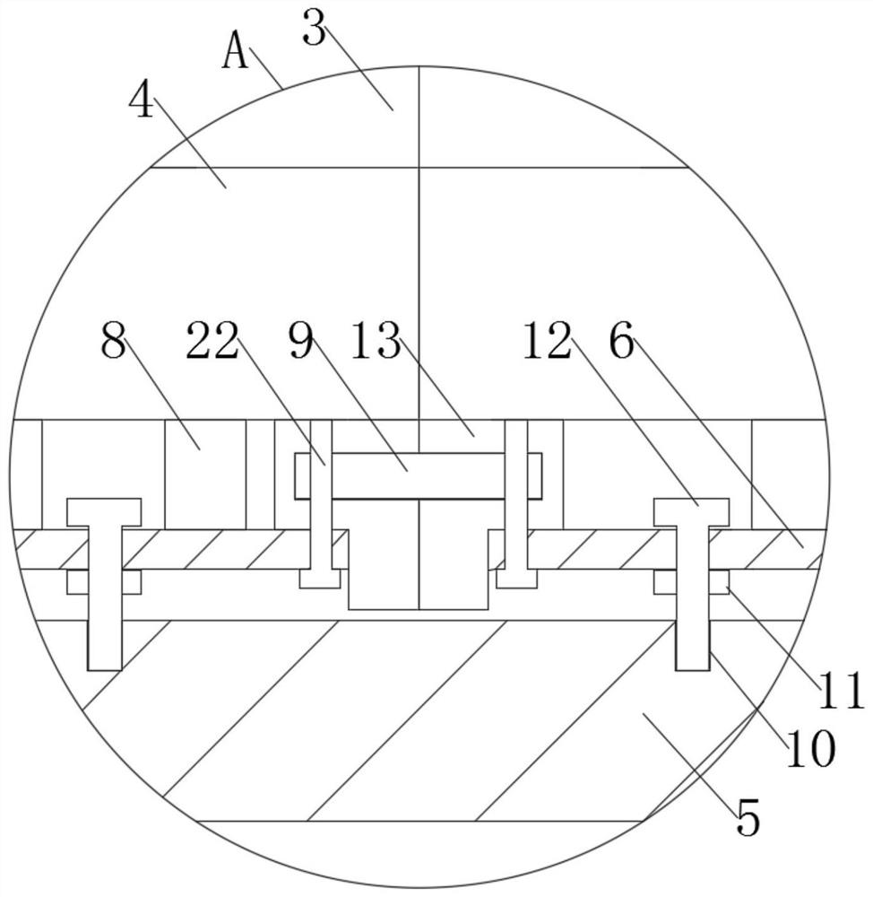 A large-size capacitive screen utilizing a seamless splicing structure