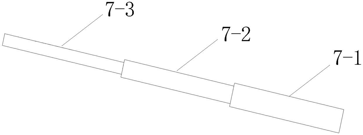 Variable diameter radial uniform uncoupling continuous charging structure and charging method thereof