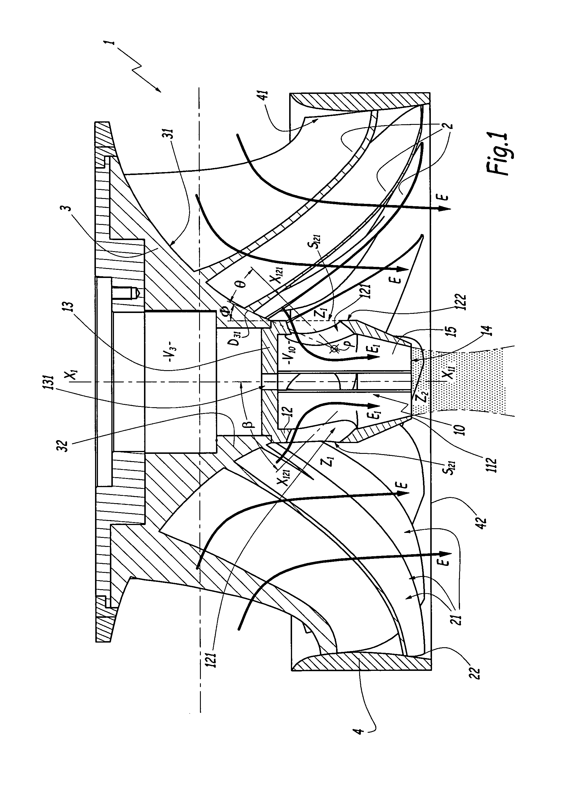 Francis-type hydraulic turbine wheel equipped with a tip-forming member, and method of reducing fluctuations using such a wheel