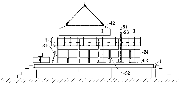 Automatic expanding-type tool mold for vacuum assisted square cabin forming process