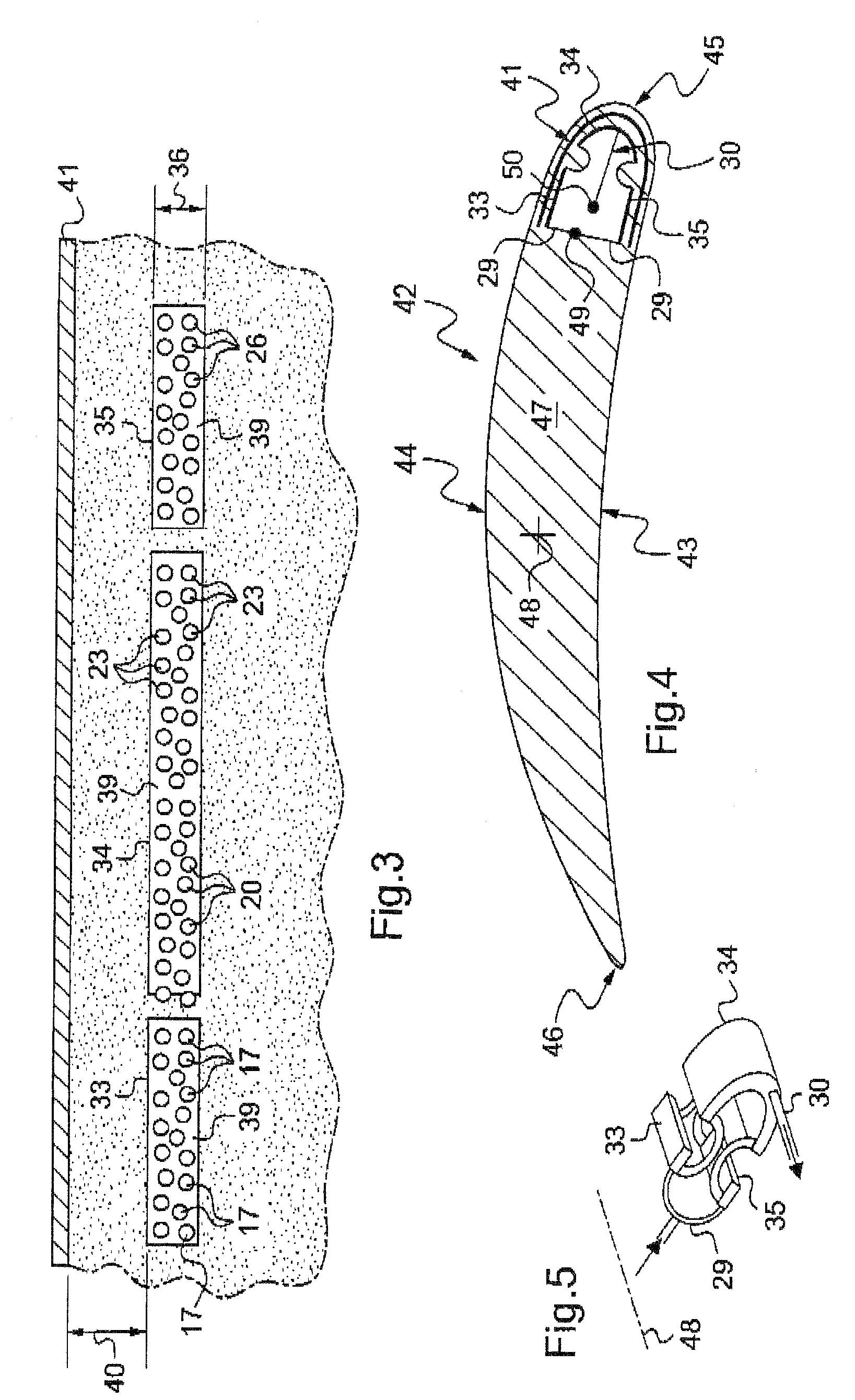 Method and a device for de-icing an aircraft wall