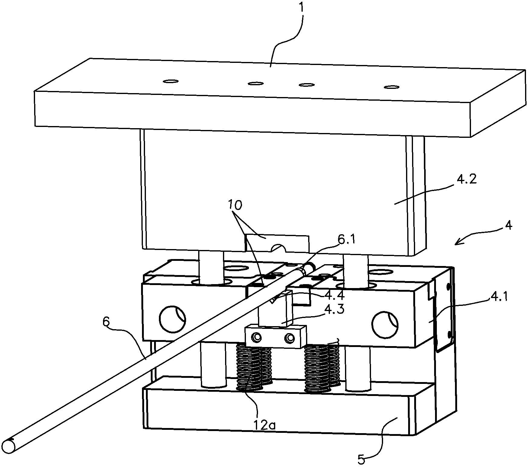 Pipe cutting device