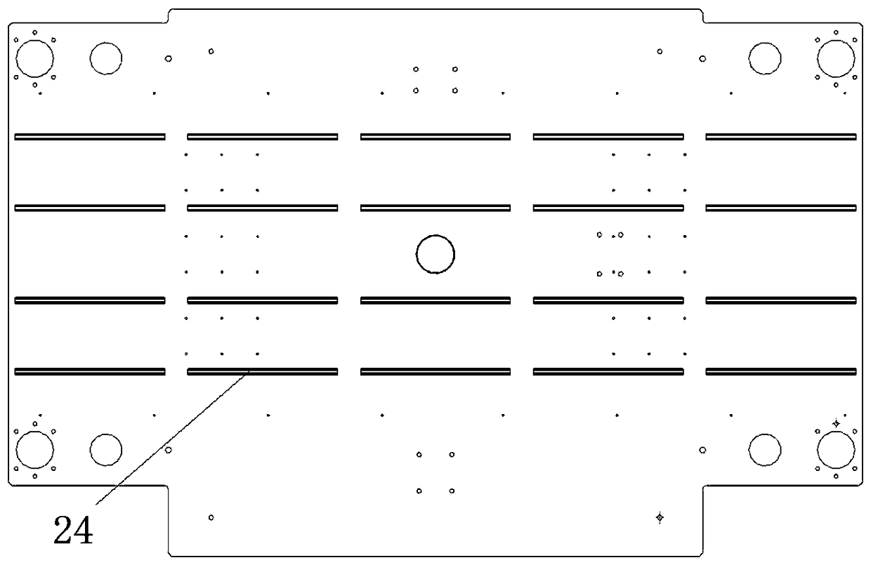 A kind of low-pressure casting machine and pouring method thereof