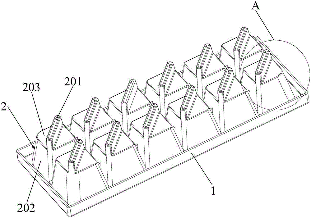 Ice making disc and refrigerator thereof