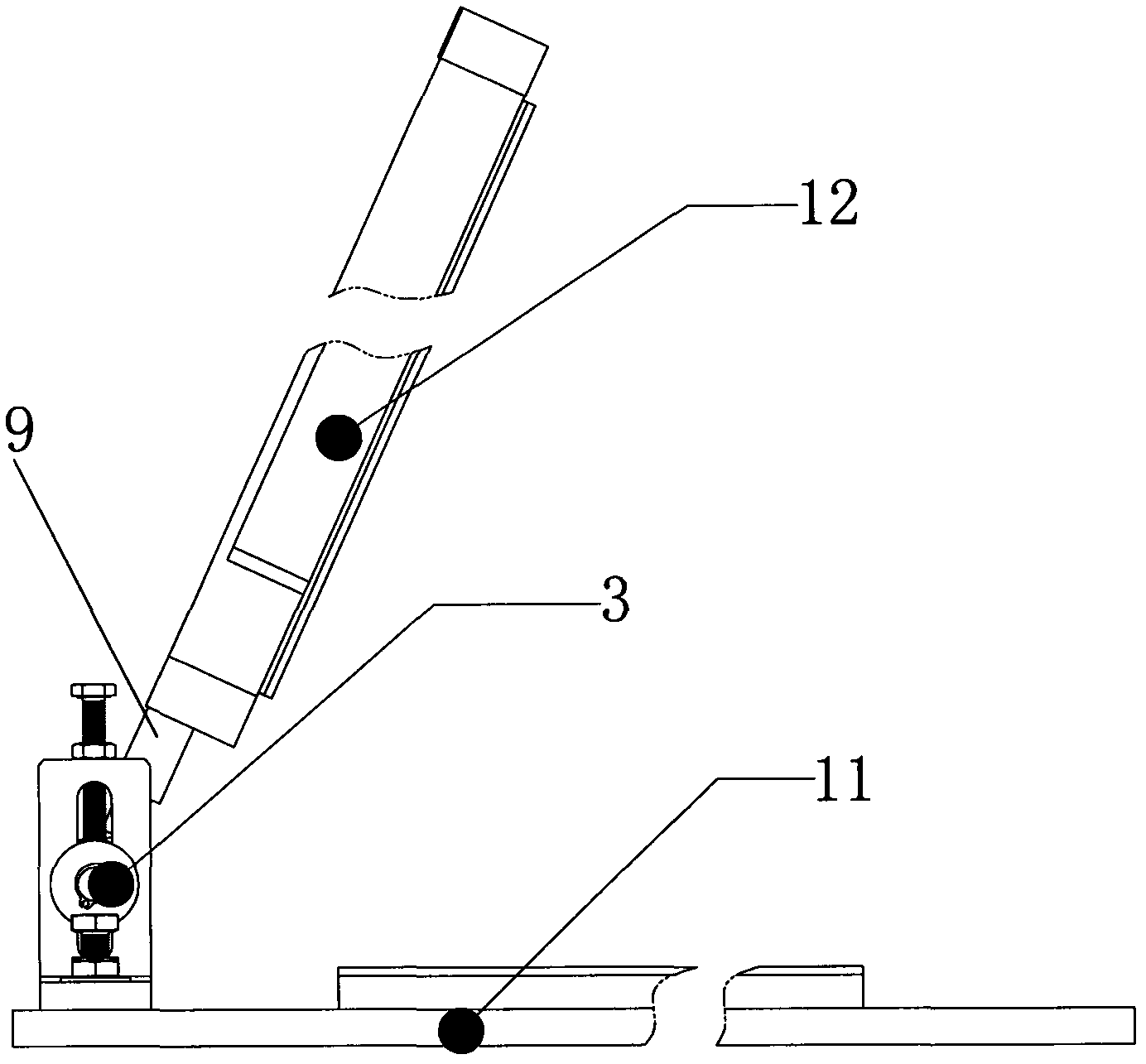 Compressing frame device for level delivering and stamping of fabric