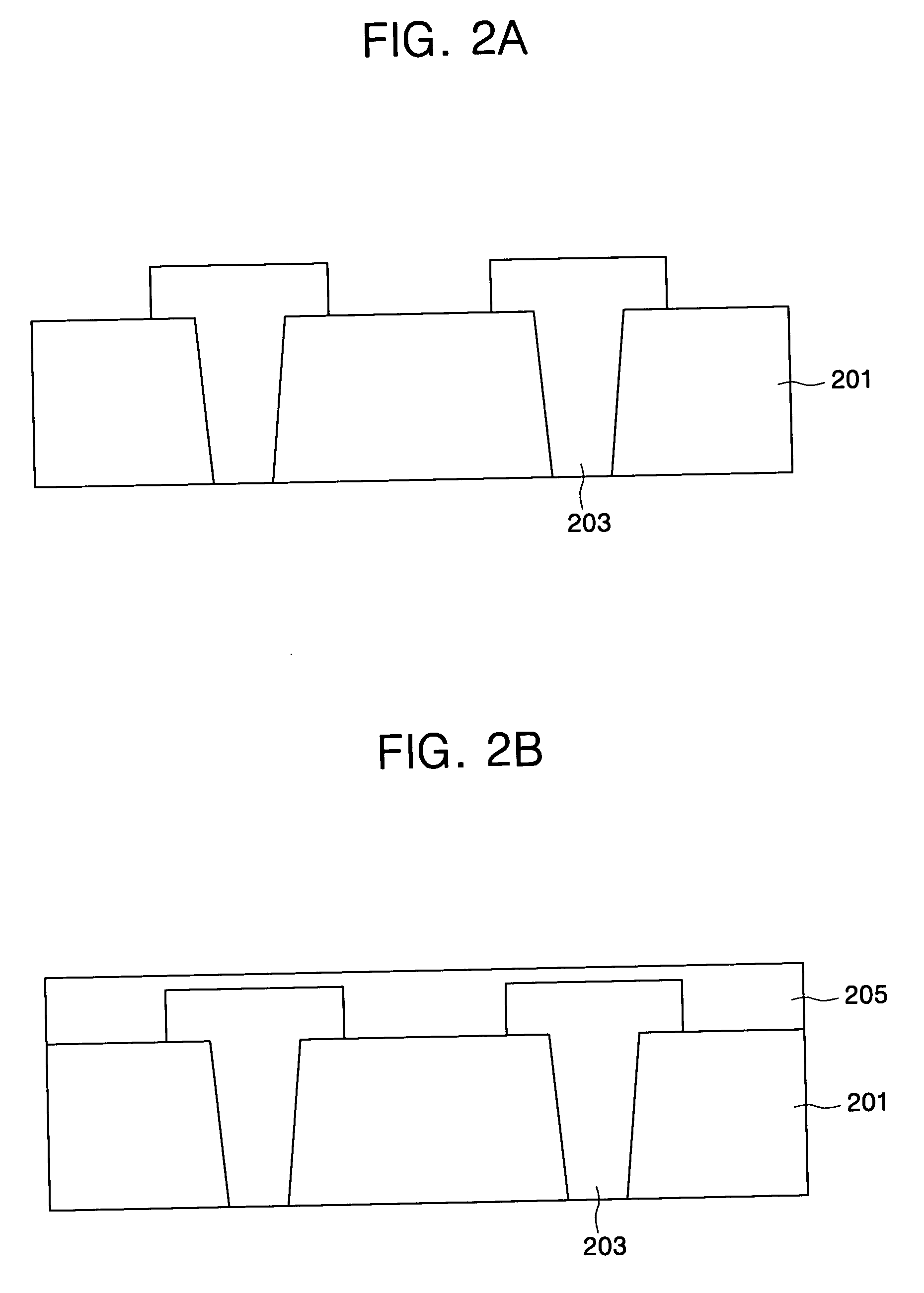 Integrated circuit memory devices and capacitors having carbon nanotube electrodes and methods of forming same