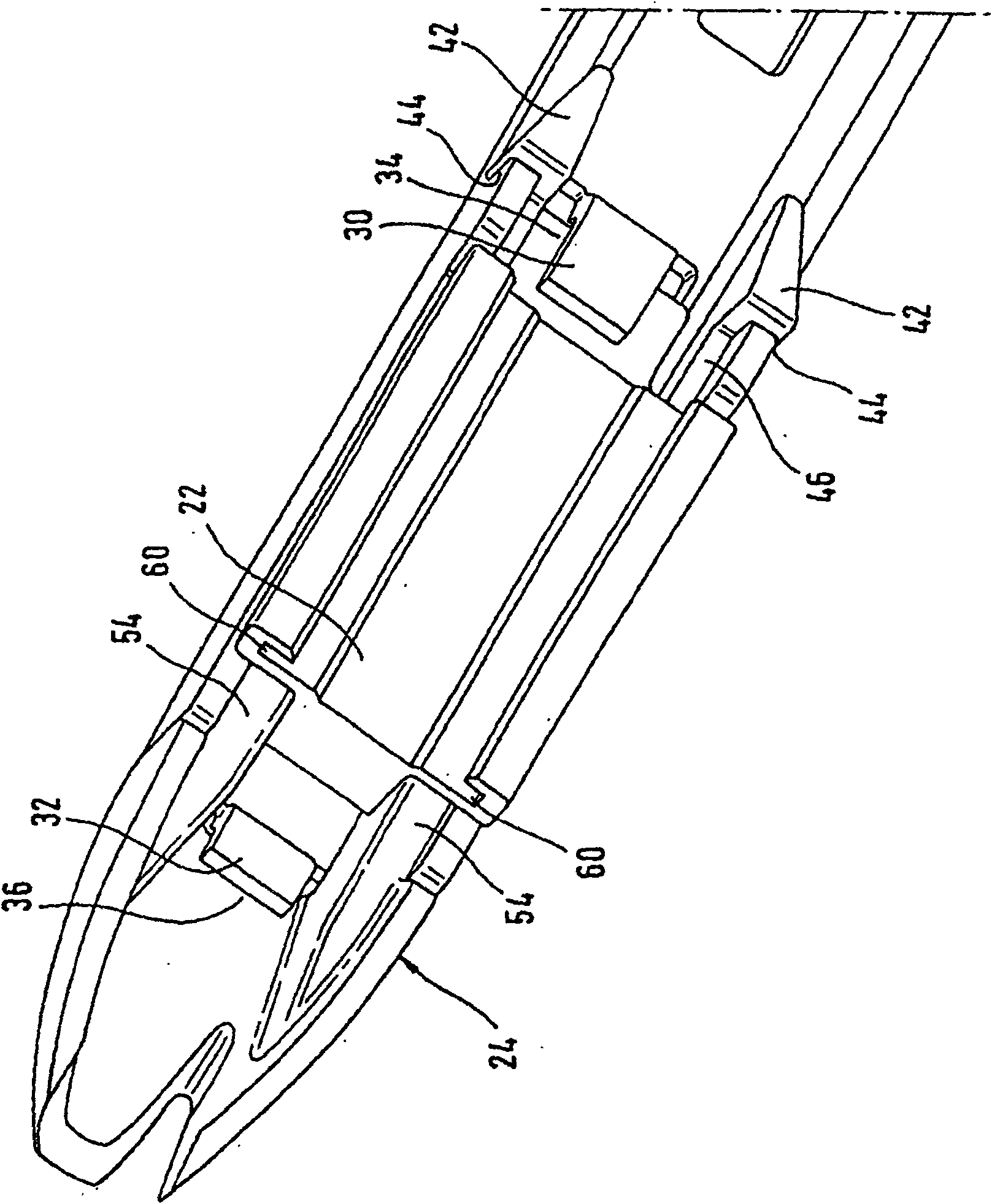 Wiper device comprising a flat wiper blade and wiper arm