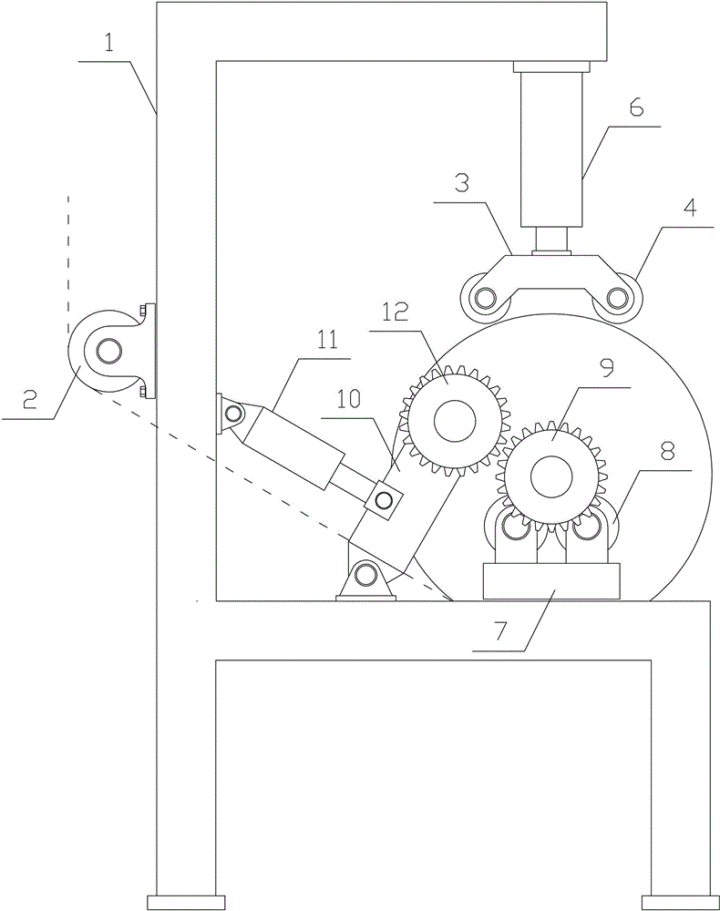 Cloth conveying and winding device