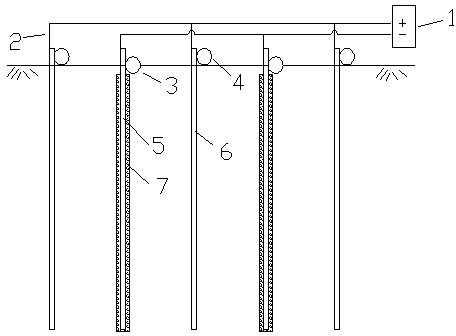 In-situ treatment method for electrically repairing heavy metal contaminated soil based on plastic electrode