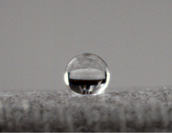 Super-hydrophobic flexible fabric pressure sensor based on silver nanowires and preparation method of super-hydrophobic flexible fabric pressure sensor