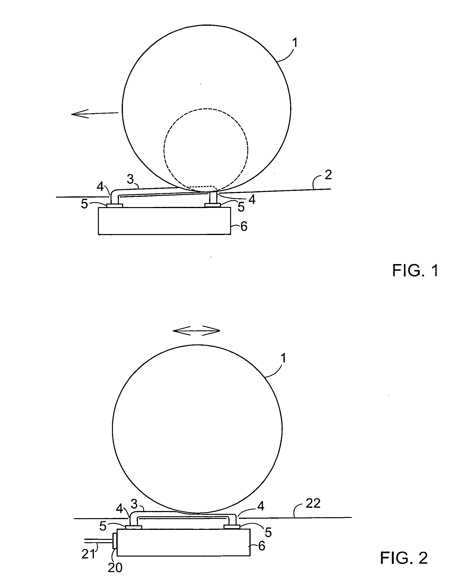 Arrangement for controlling the rolling of a cylindrical object