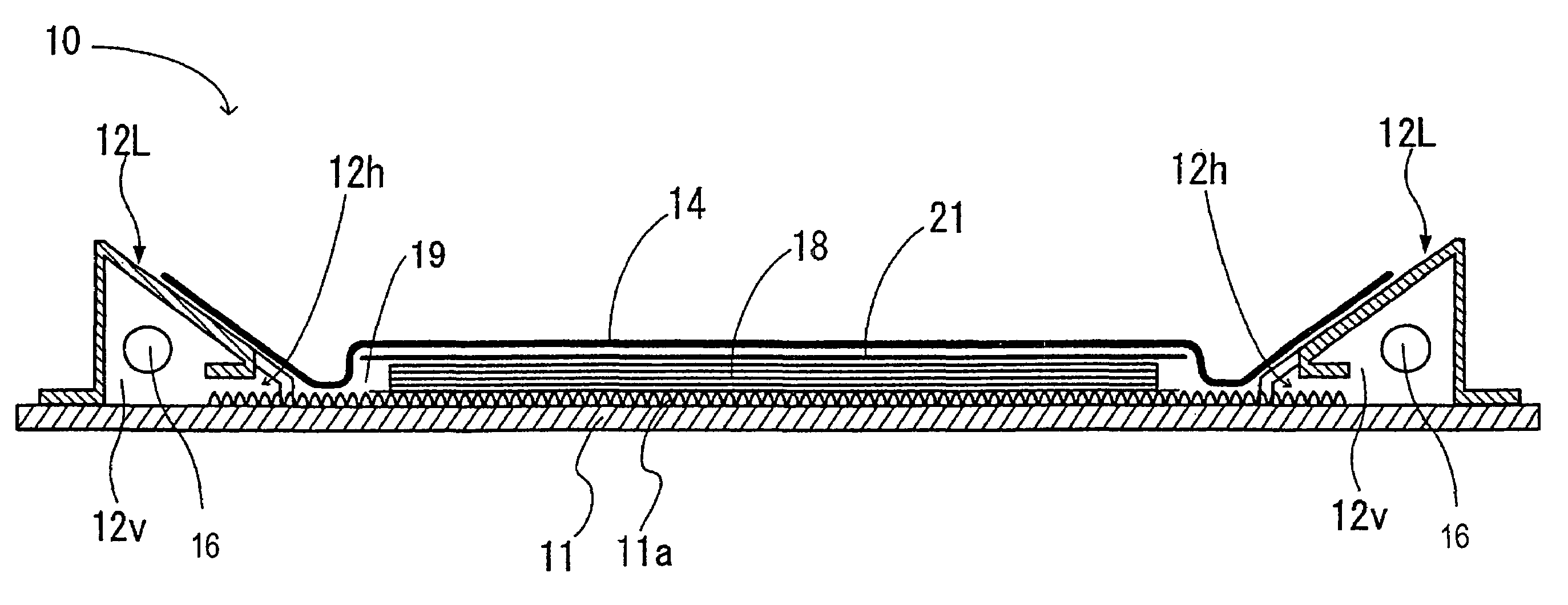 Vacuum lamination apparatus and vacuum lamination method