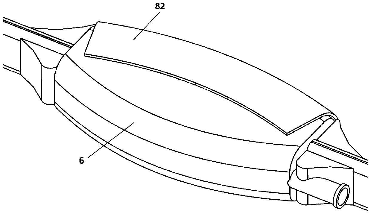 Oral lip moisturizing apparatus capable of continuously feeding minor amount of water