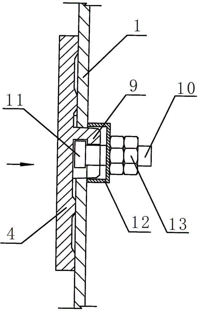 Ore crushing device capable of protecting lining plate against falling off