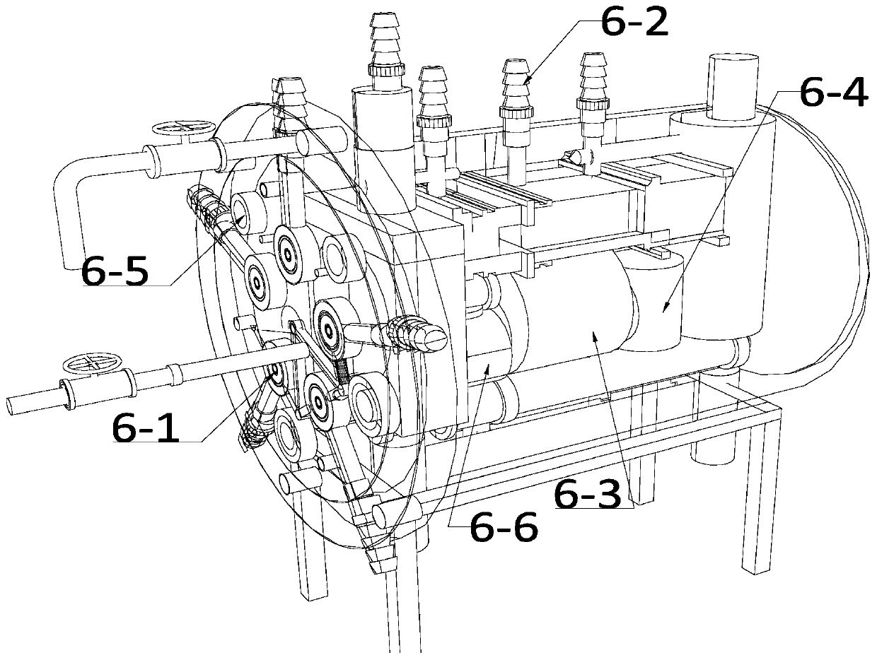 Device and method for heterotrophic production of microalgae by chicken manure degradation liquid