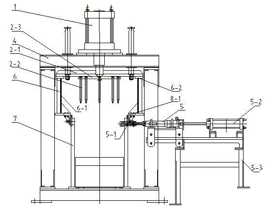 Device for separating iron mold with casting piece during casting production of sand coated iron mold of wheel castings and method thereof