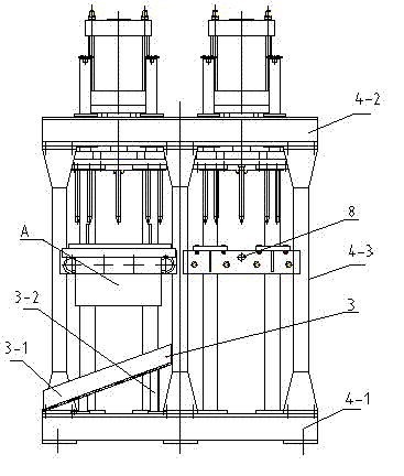 Device for separating iron mold with casting piece during casting production of sand coated iron mold of wheel castings and method thereof