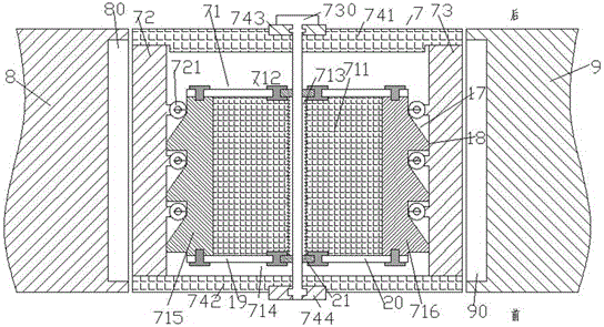 Covering device for movable gap