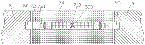 Covering device for movable gap
