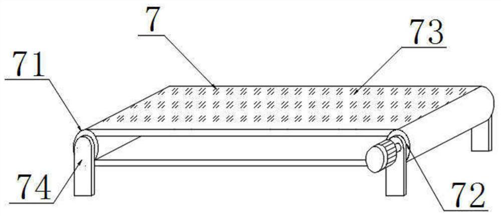 A temperature-controlled raw material grinding and pulverizing device for aquatic concentrated feed processing