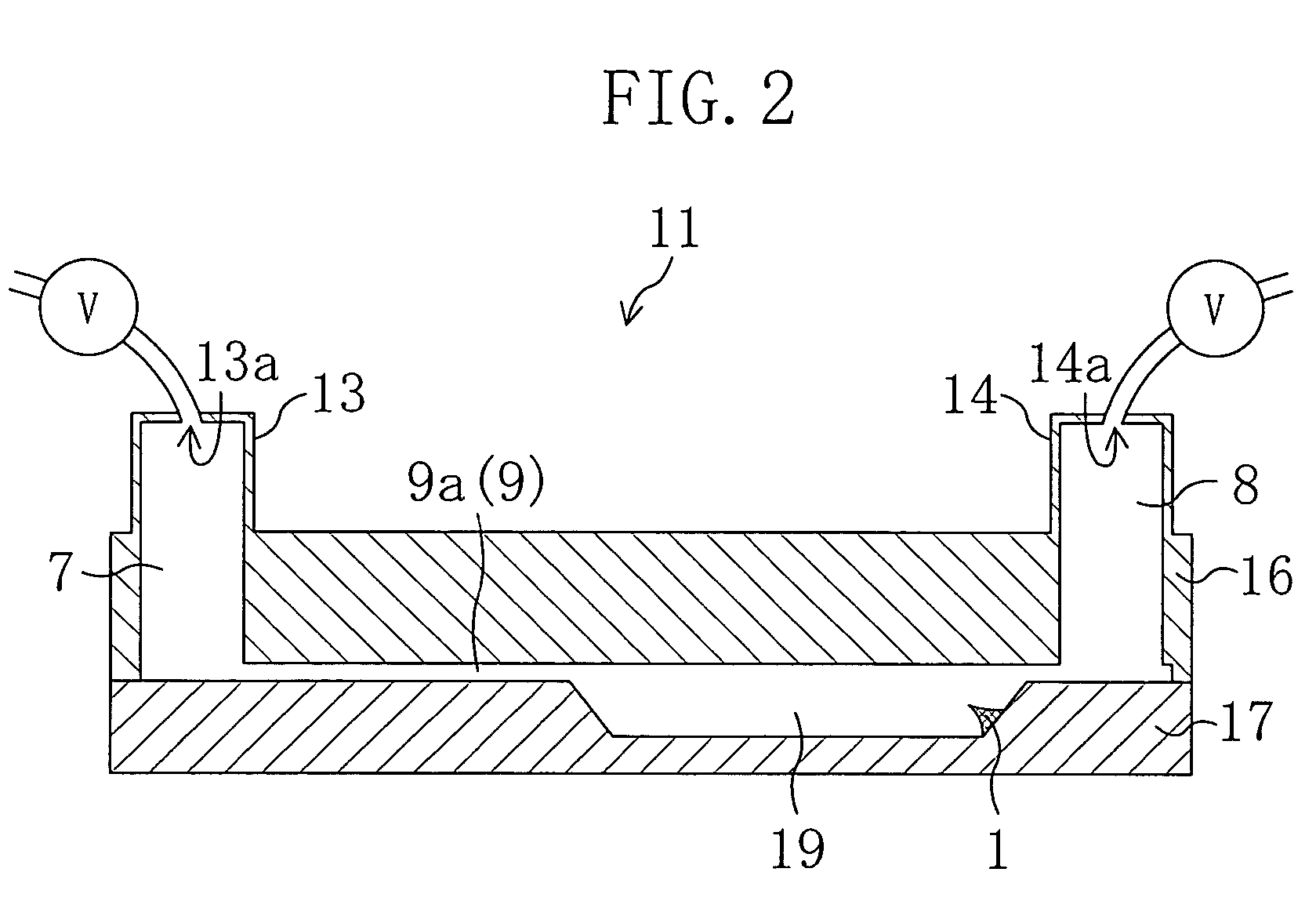 Measurement device and method for measuring electric signal from biological sample