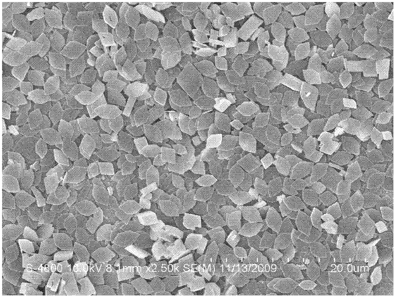 Method for preparing organic micro/nano structure by liquid phase chemical reaction method and patterning in situ