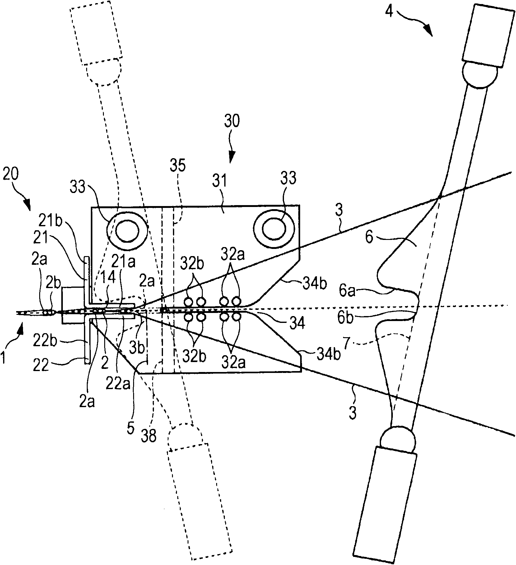 Weaving edge forming device of a rubber strengthening textile weaving loom