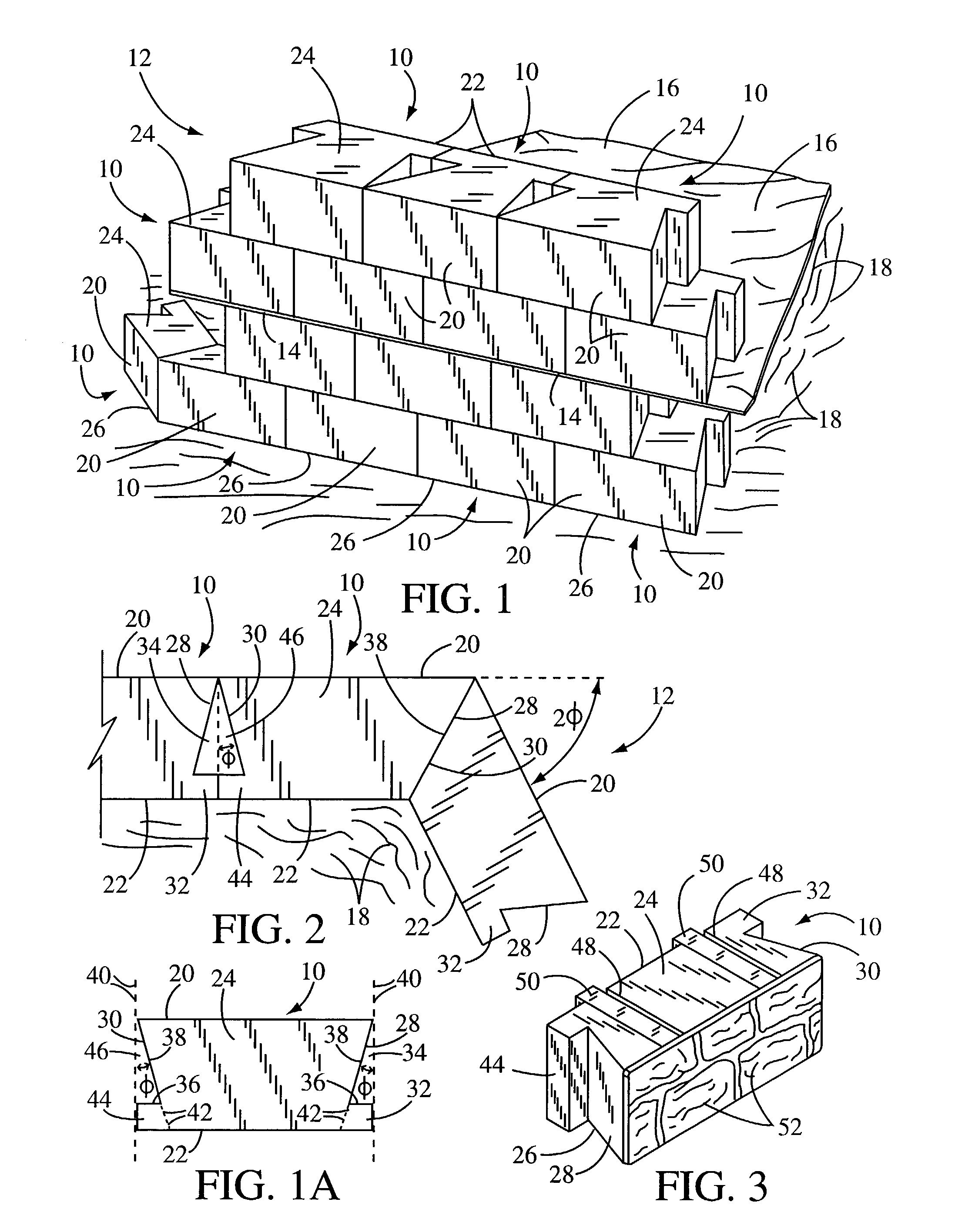 Solid core concrete block and method of making a concrete block retaining wall