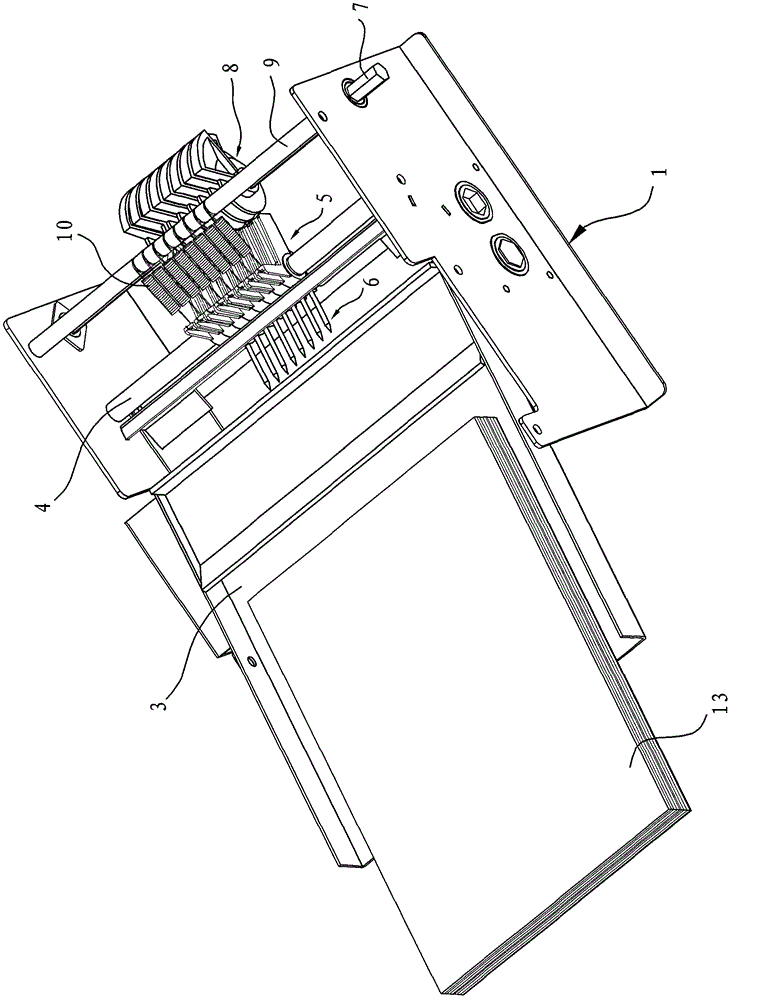 Automatic paper feeding structure of shredder