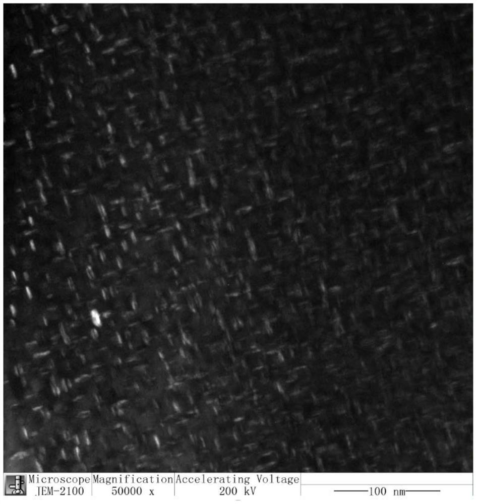 A low-cycle fatigue life prediction method considering the influence of microstructure