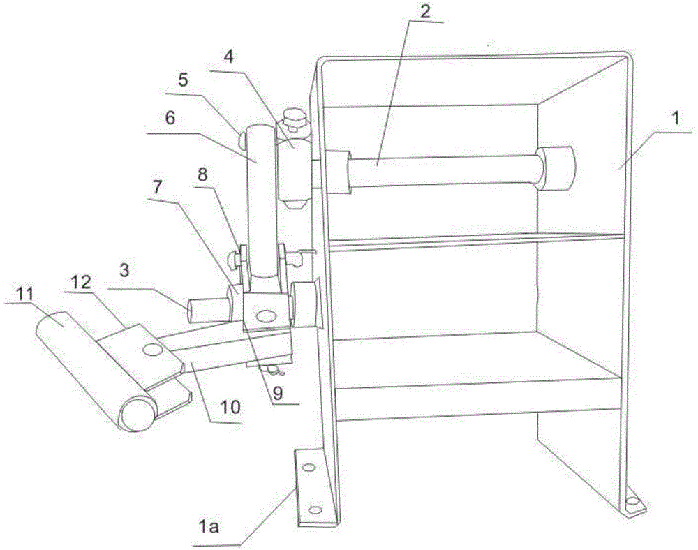 Cleaning device for cleaning filtering net by up-down swinging on solid-liquid separator