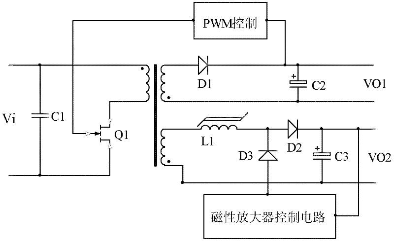 Flyback converter for implementing auxiliary output voltage control by using triode and control method