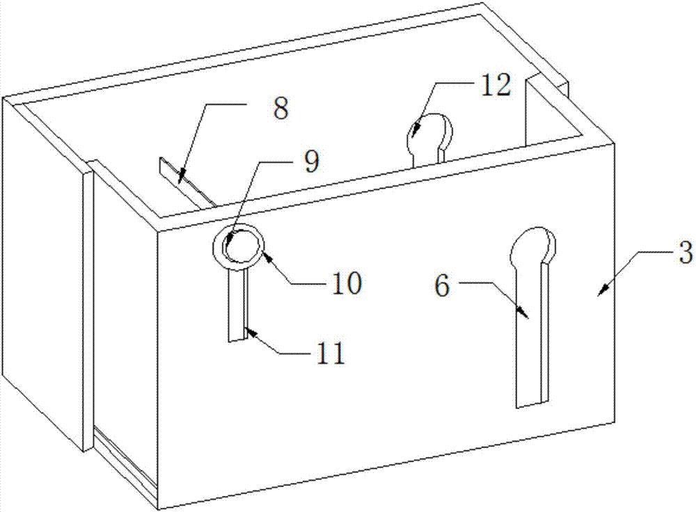 Adhesive tape holder capable of mounting adhesive tape easily