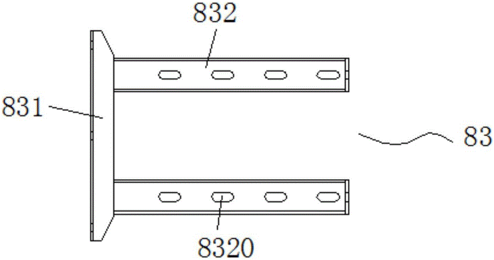 Passenger car fuel tank fixing mechanism