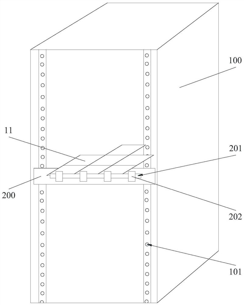 Insulation platform used in screen cabinet and screen cabinet