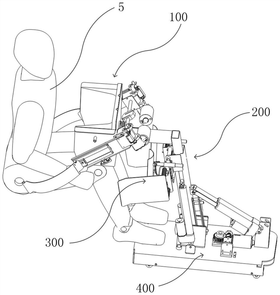 Hip holding device and shifting machine comprising same