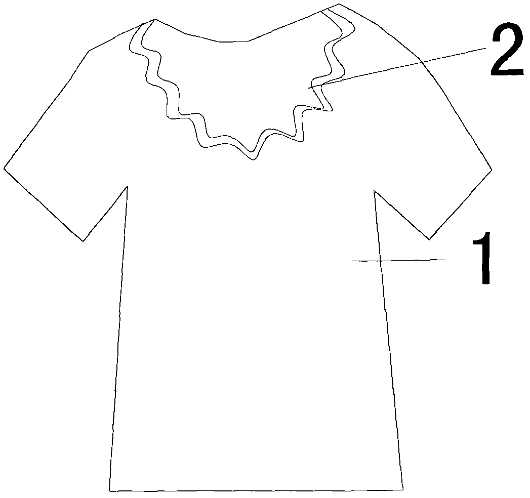 Non-laddering short-sleeved shirt with collar provided with wrinkles