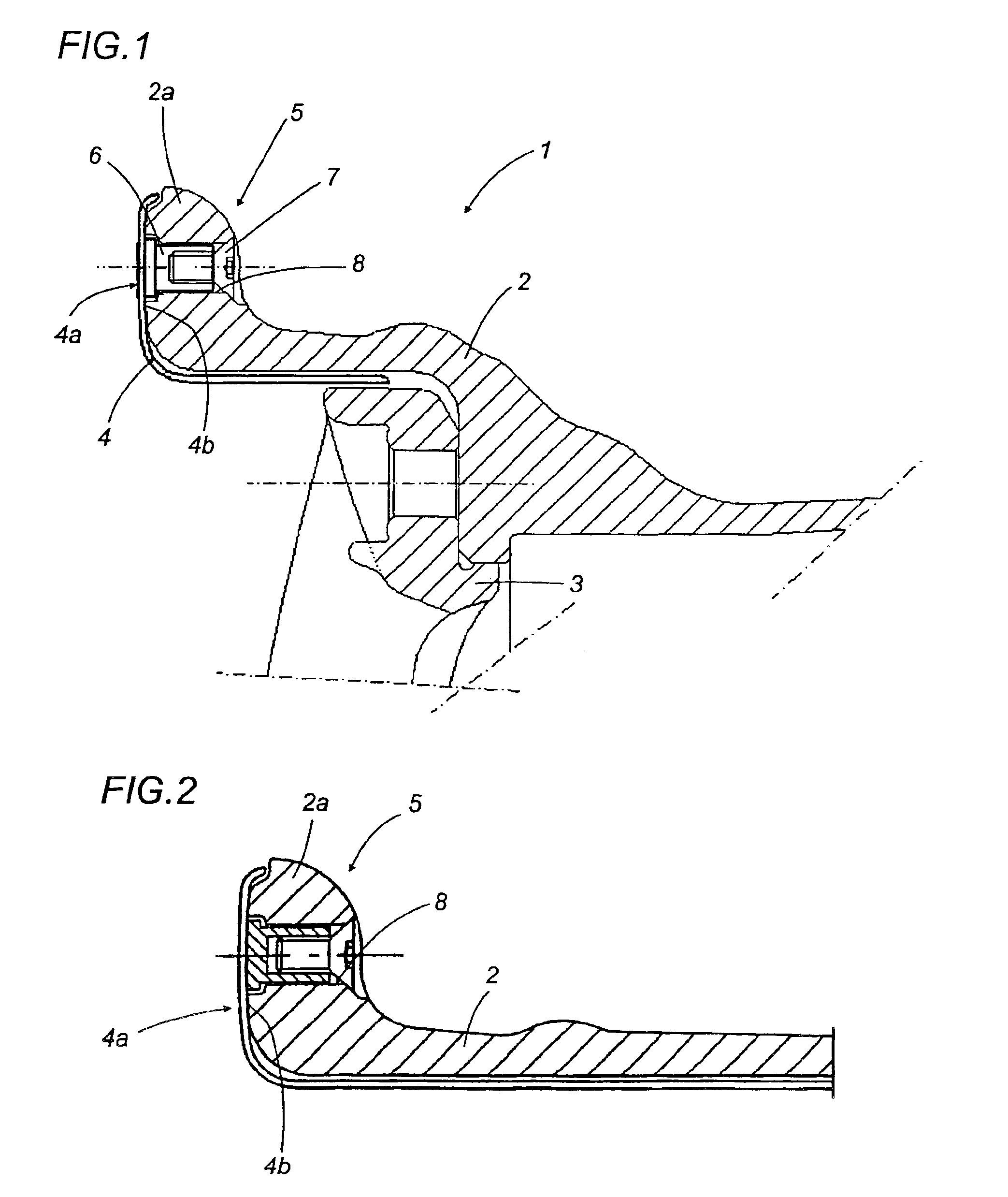 Motor vehicle wheel with improved protective ring